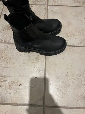 Chunky Black Chelsea Boots